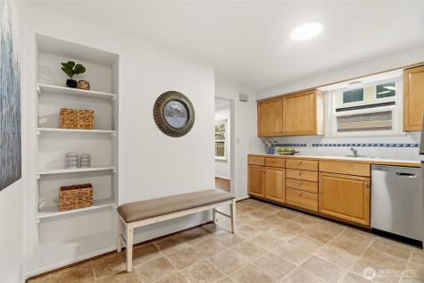 921 N 50th Street Seattle WA 98103