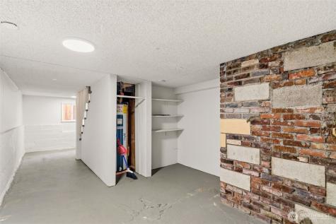 921 N 50th Street Seattle WA 98103