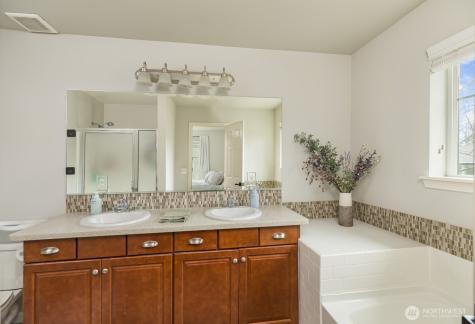 16403 77th Avenue Court E Puyallup WA 98375