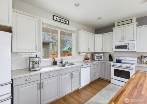 16403 77th Avenue Court E Puyallup WA 98375