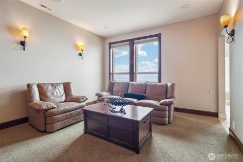2318 Sunnyside Heights Drive Steilacoom WA 98388