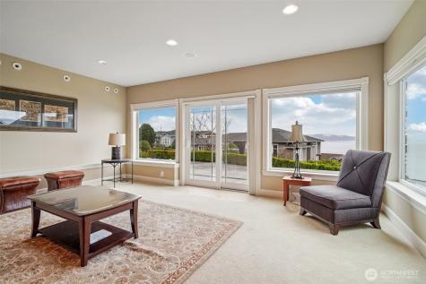 2318 Sunnyside Heights Drive Steilacoom WA 98388