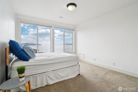 2318 Sunnyside Heights Drive Steilacoom WA 98388
