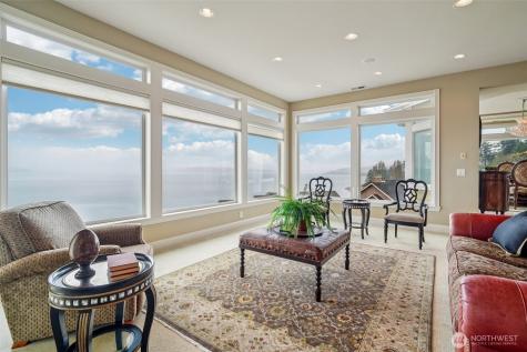 2318 Sunnyside Heights Drive Steilacoom WA 98388