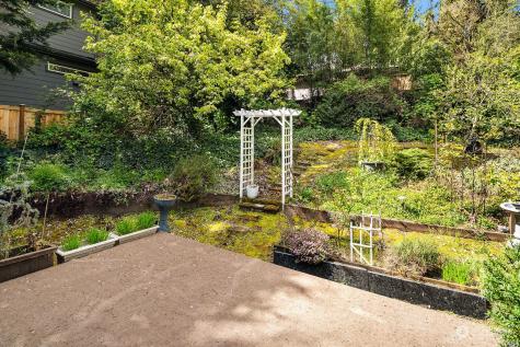 1411 112th Avenue Ne Bellevue WA 98004