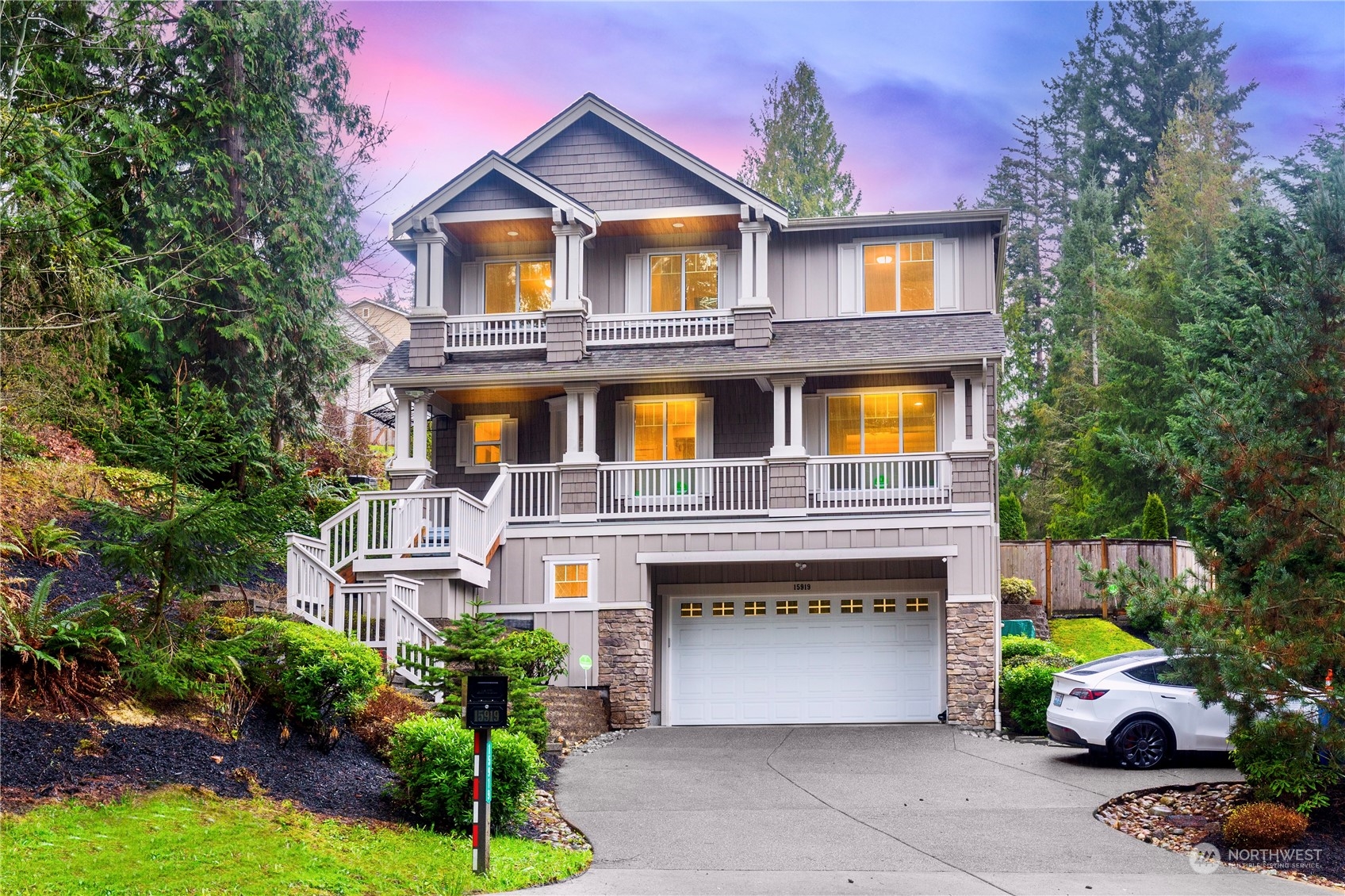 15919 SE 44th Way Bellevue WA 98006