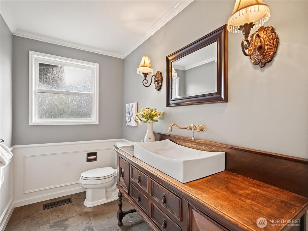 8255 SE 59th Street Mercer Island WA 98040