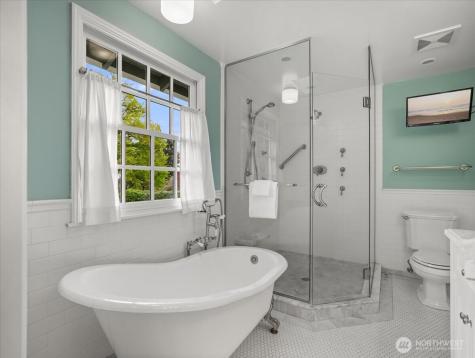 8255 SE 59th Street Mercer Island WA 98040