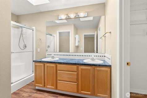 16426 135th Avenue E Puyallup WA 98374