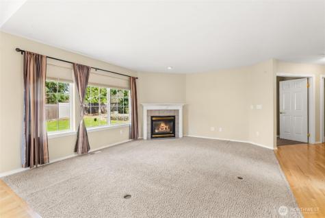 16426 135th Avenue E Puyallup WA 98374