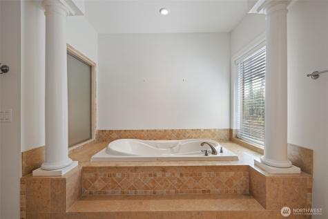 5823 NW Inglewood Court Camas WA 98607