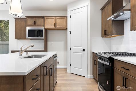 7161 91st Street E Puyallup WA 98371
