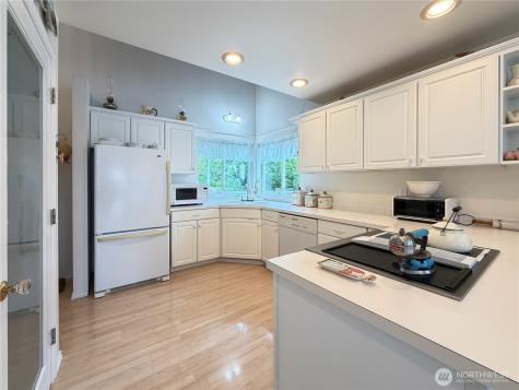 38 M Cascade Drive Hat Island WA 98206
