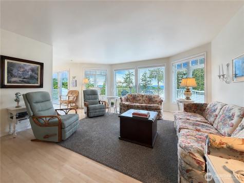38 M Cascade Drive Hat Island WA 98206
