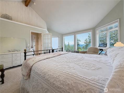 38 M Cascade Drive Hat Island WA 98206