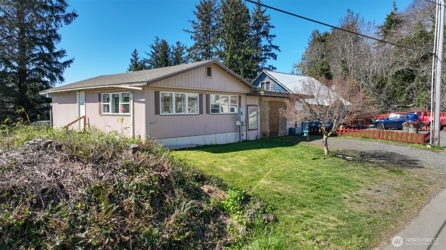 21 2nd Street Bay Center WA 98527