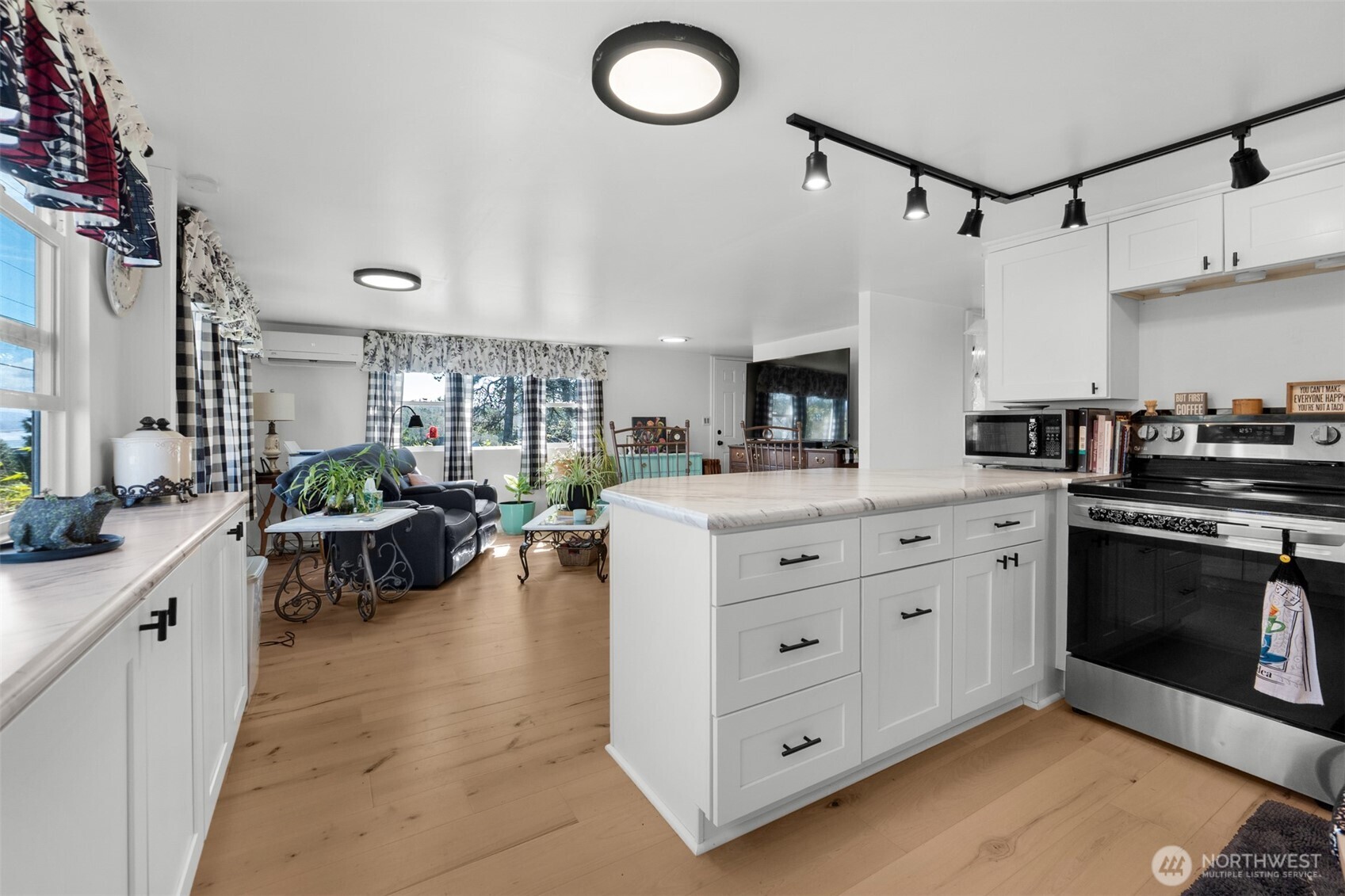 21 2nd Street Bay Center WA 98527