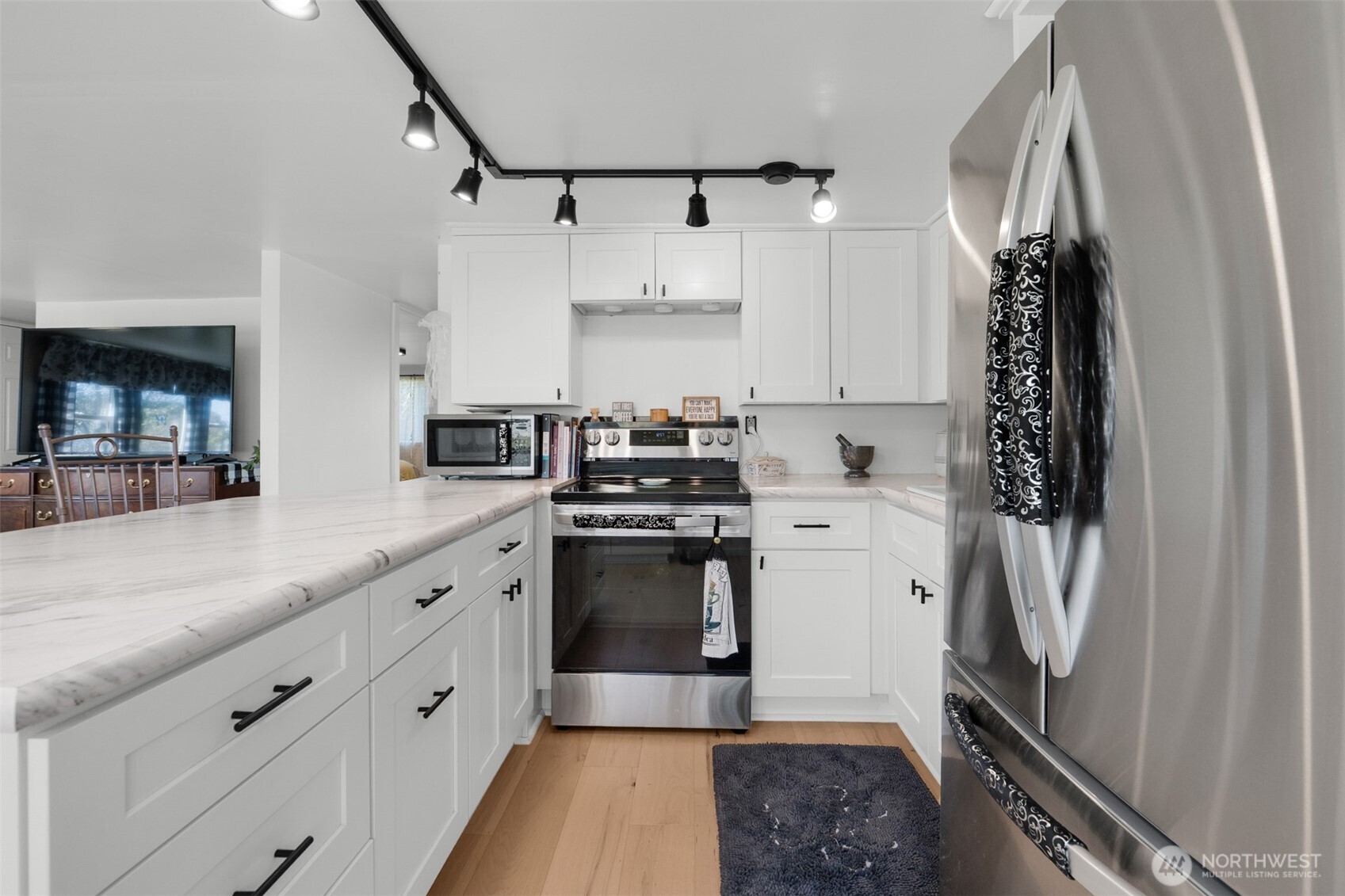 21 2nd Street Bay Center WA 98527