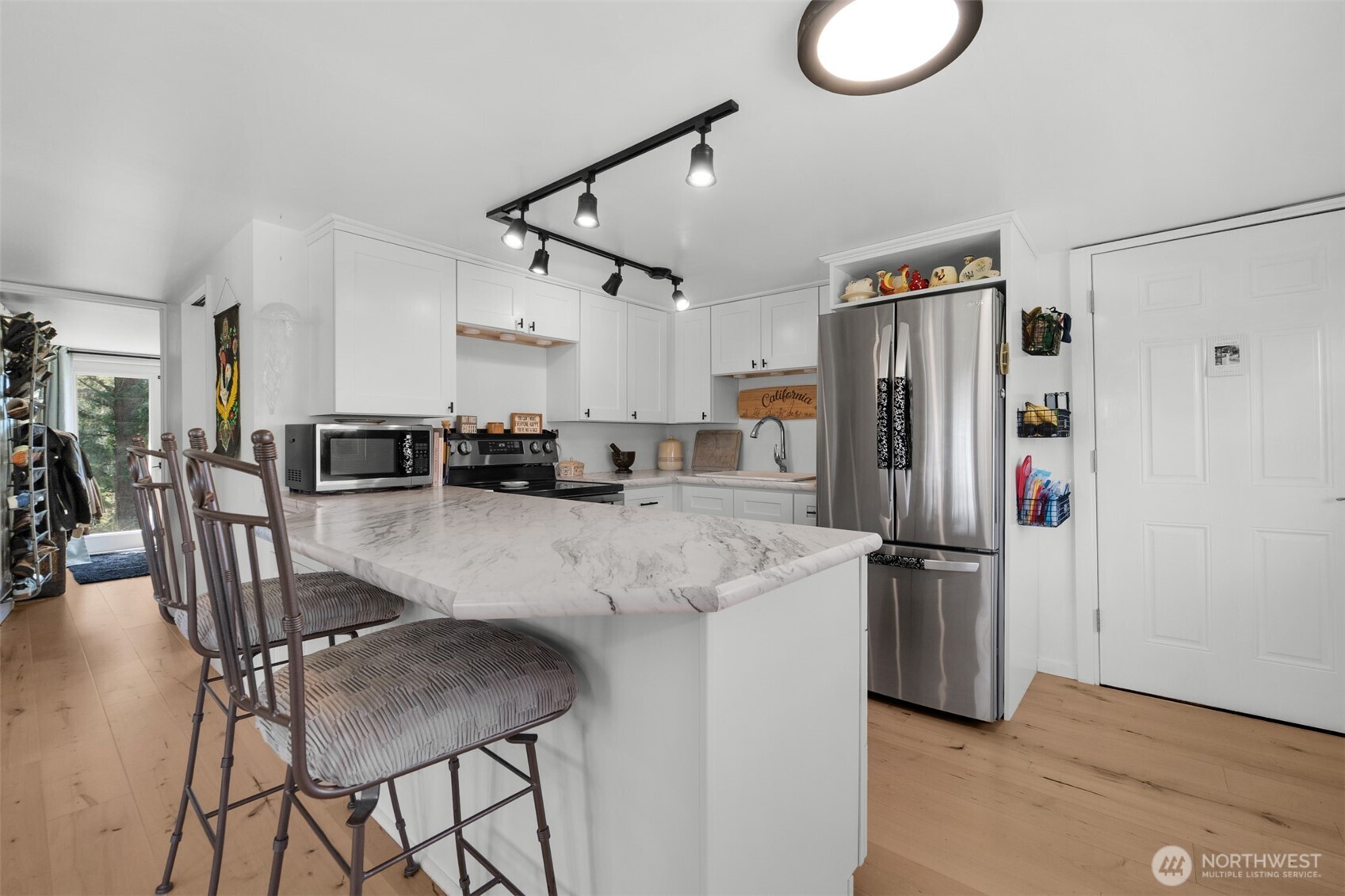 21 2nd Street Bay Center WA 98527