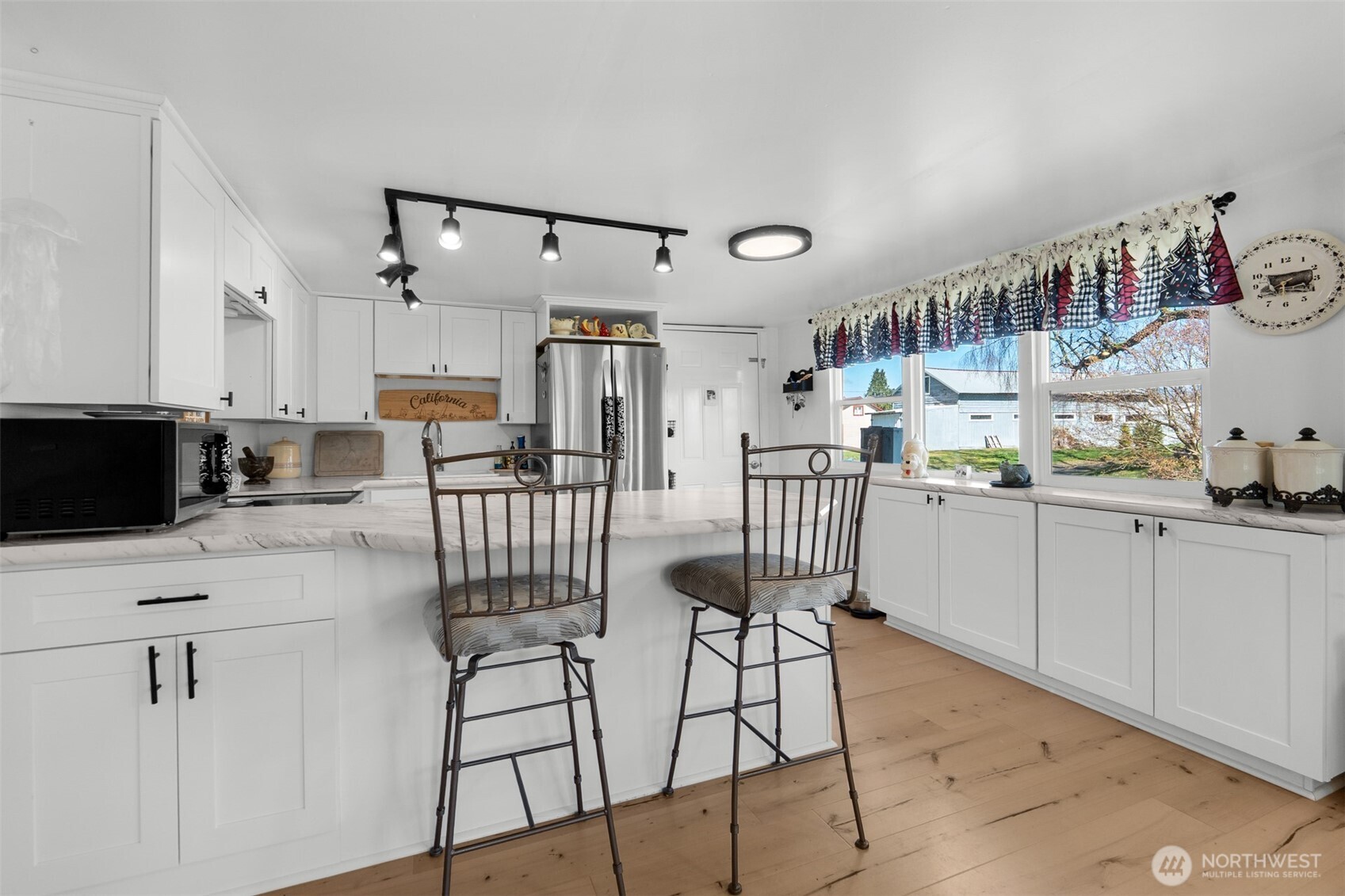 21 2nd Street Bay Center WA 98527
