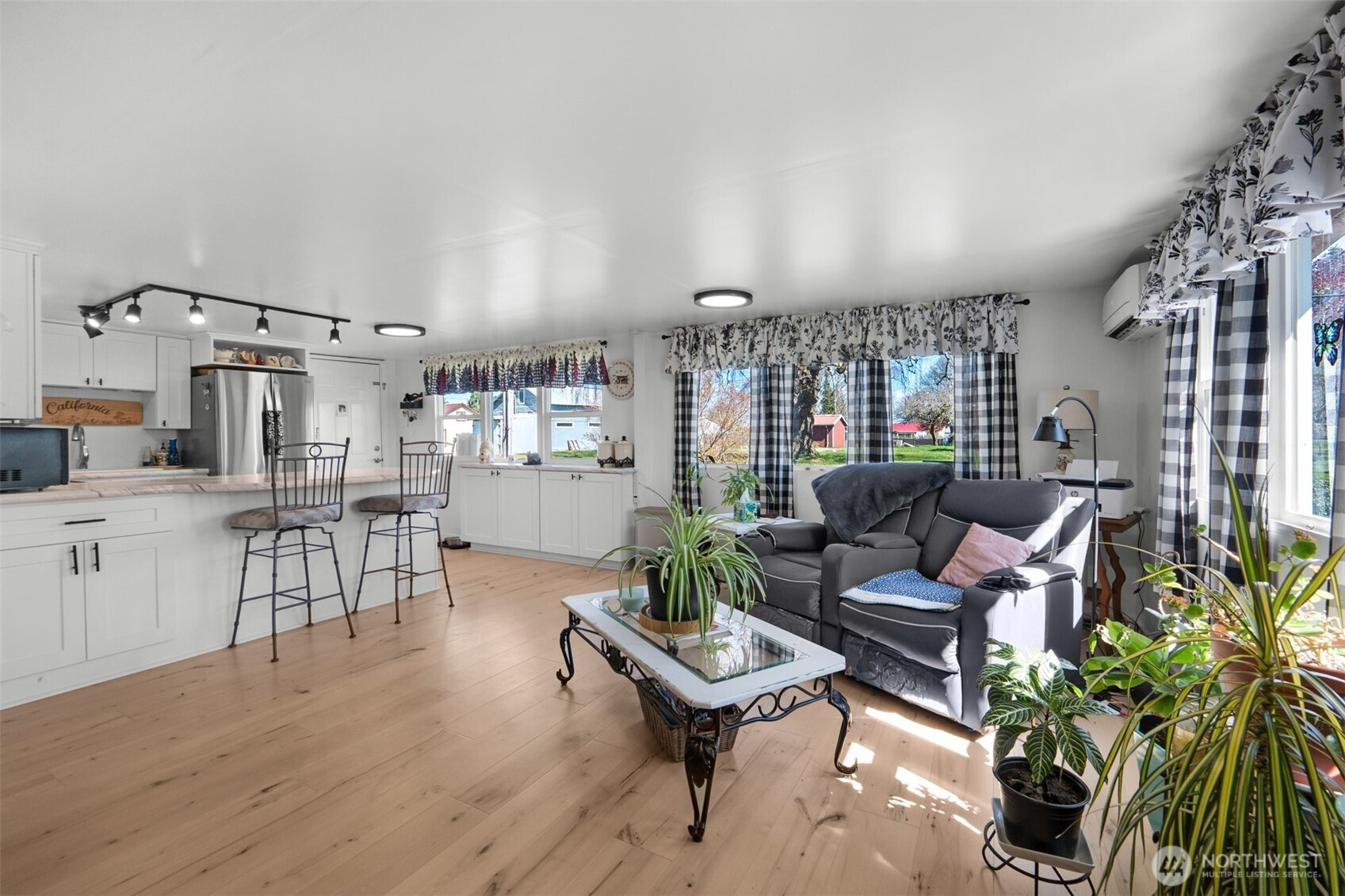 21 2nd Street Bay Center WA 98527
