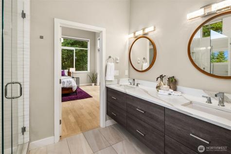 3208 89th Place SE Mercer Island WA 98040