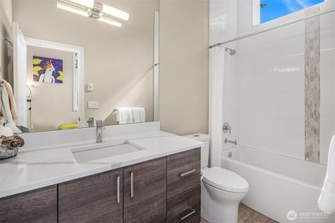 3208 89th Place SE Mercer Island WA 98040