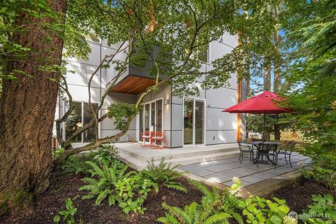 3208 89th Place SE Mercer Island WA 98040