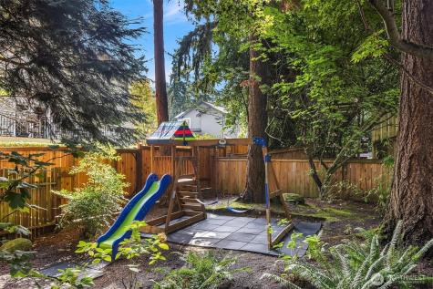 3208 89th Place SE Mercer Island WA 98040