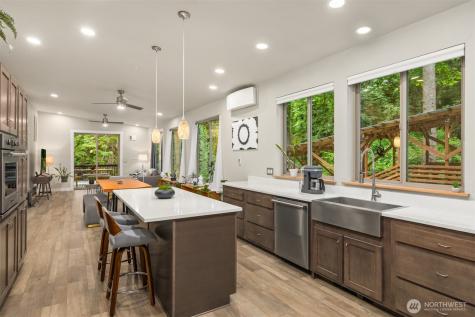 9720 NE Lofgren Road Bainbridge Island WA 98110