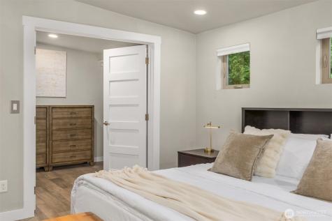 9720 NE Lofgren Road Bainbridge Island WA 98110