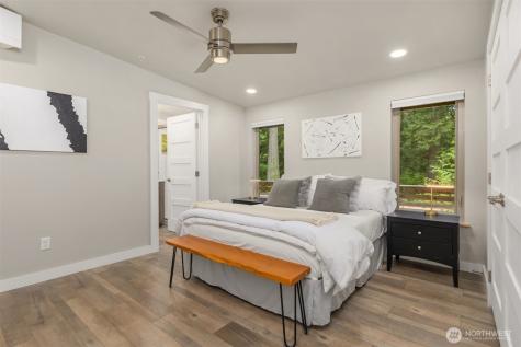 9720 NE Lofgren Road Bainbridge Island WA 98110