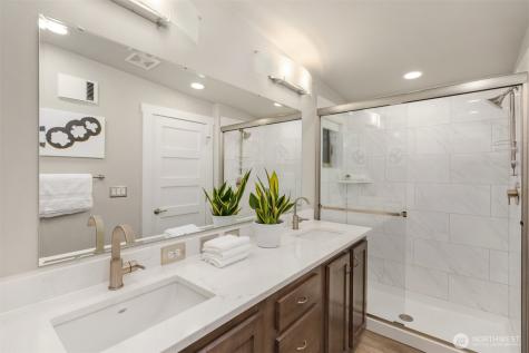 9720 NE Lofgren Road Bainbridge Island WA 98110
