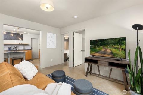 9720 NE Lofgren Road Bainbridge Island WA 98110