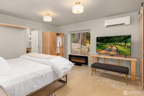 9720 NE Lofgren Road Bainbridge Island WA 98110