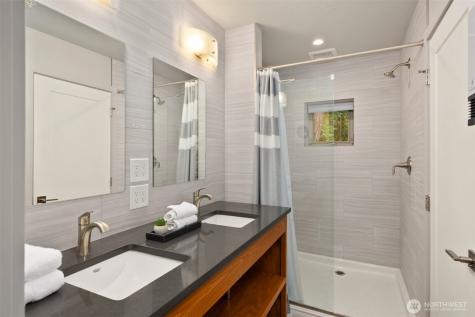 9720 NE Lofgren Road Bainbridge Island WA 98110