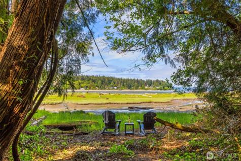 9720 NE Lofgren Road Bainbridge Island WA 98110