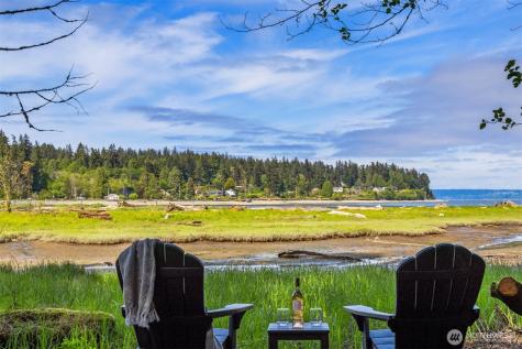 9720 NE Lofgren Road Bainbridge Island WA 98110