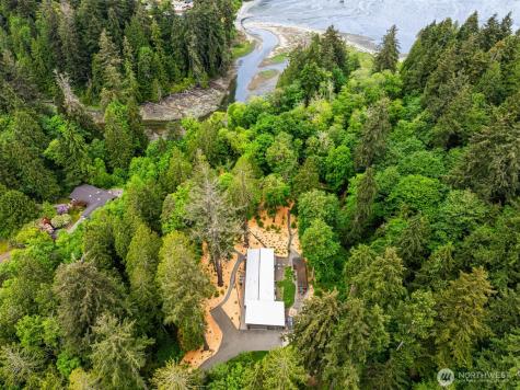9720 NE Lofgren Road Bainbridge Island WA 98110