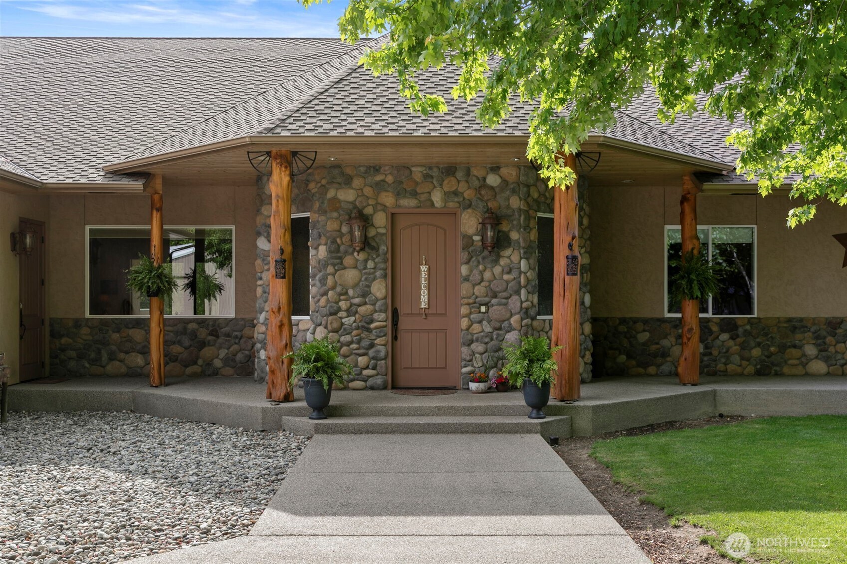 2720 NW Cascade Avenue East Wenatchee WA 98802