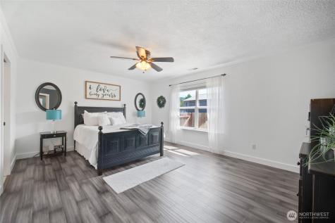 195 Bay Point Drive Castle Rock WA 98611