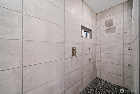 195 Bay Point Drive Castle Rock WA 98611