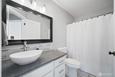 195 Bay Point Drive Castle Rock WA 98611