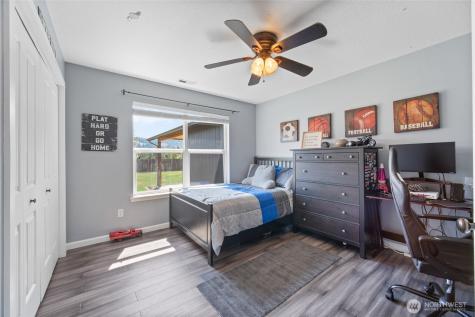 195 Bay Point Drive Castle Rock WA 98611
