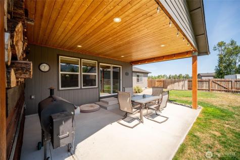 195 Bay Point Drive Castle Rock WA 98611