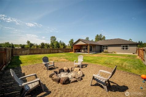 195 Bay Point Drive Castle Rock WA 98611