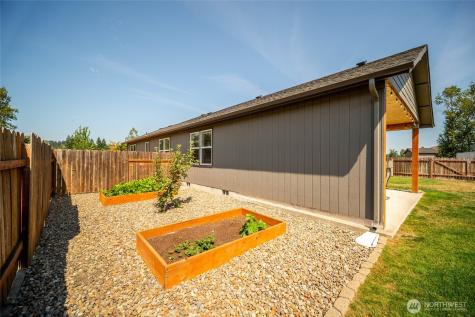 195 Bay Point Drive Castle Rock WA 98611