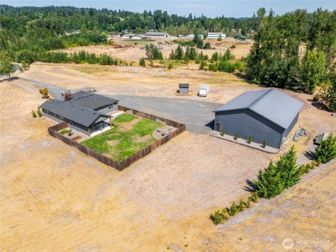 195 Bay Point Drive Castle Rock WA 98611