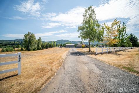 195 Bay Point Drive Castle Rock WA 98611
