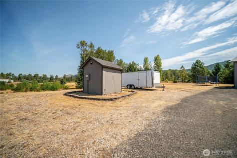 195 Bay Point Drive Castle Rock WA 98611